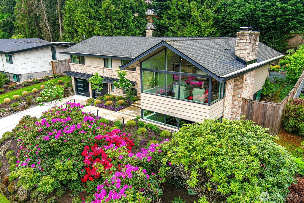 Photo of 4105 96th Avenue SE, Mercer Island, WA 98040 (MLS # 2526410)