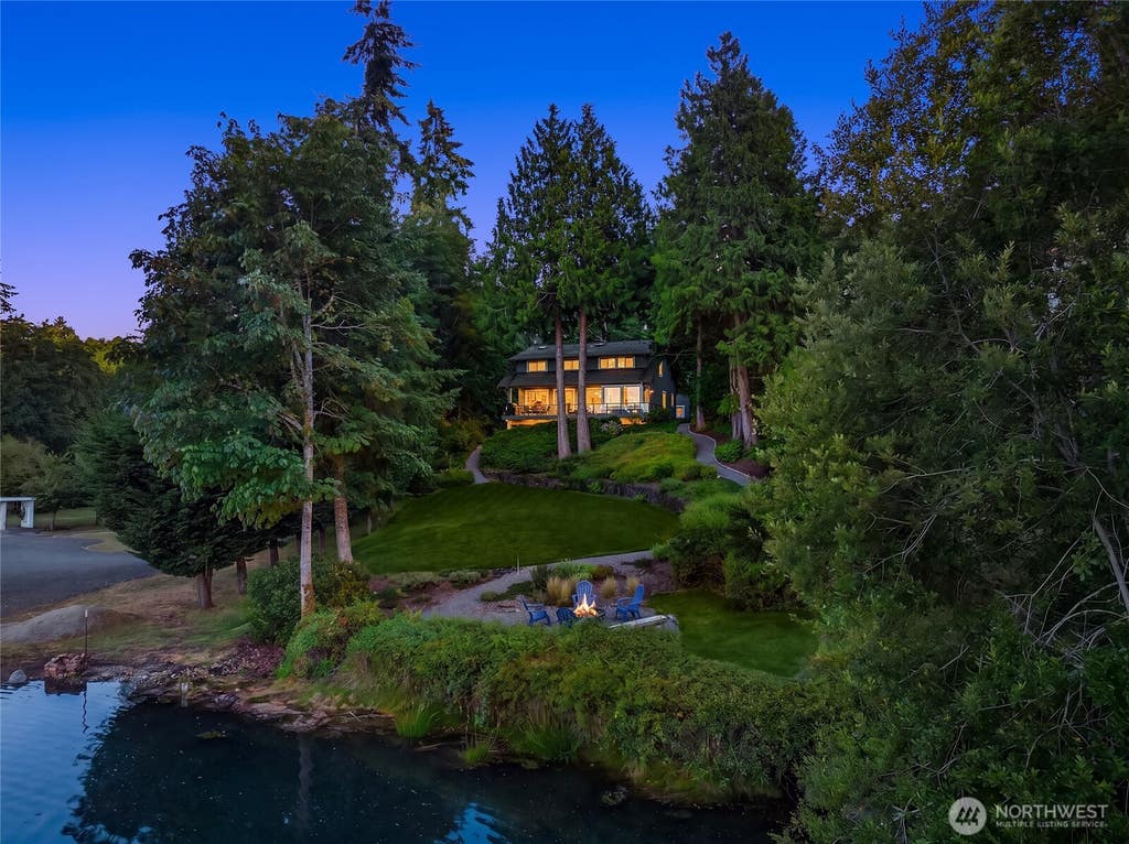Photo of 8300 NE Hidden Cove Road, Bainbridge Island, WA 98110 (MLS # 2563606)
