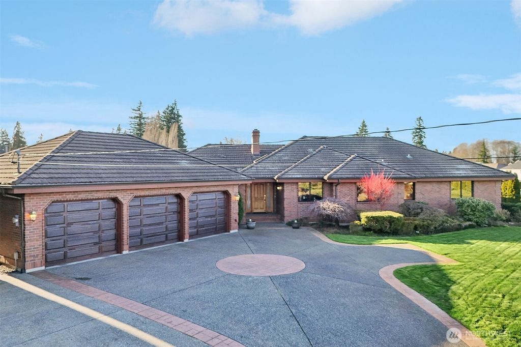 Photo of 2910 13th Street SW, Puyallup, WA 98373 (MLS # 2478556)