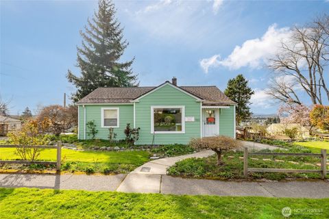 Photo of 703 N 8th Street, Mount Vernon, WA 98273 (MLS # 2497353)