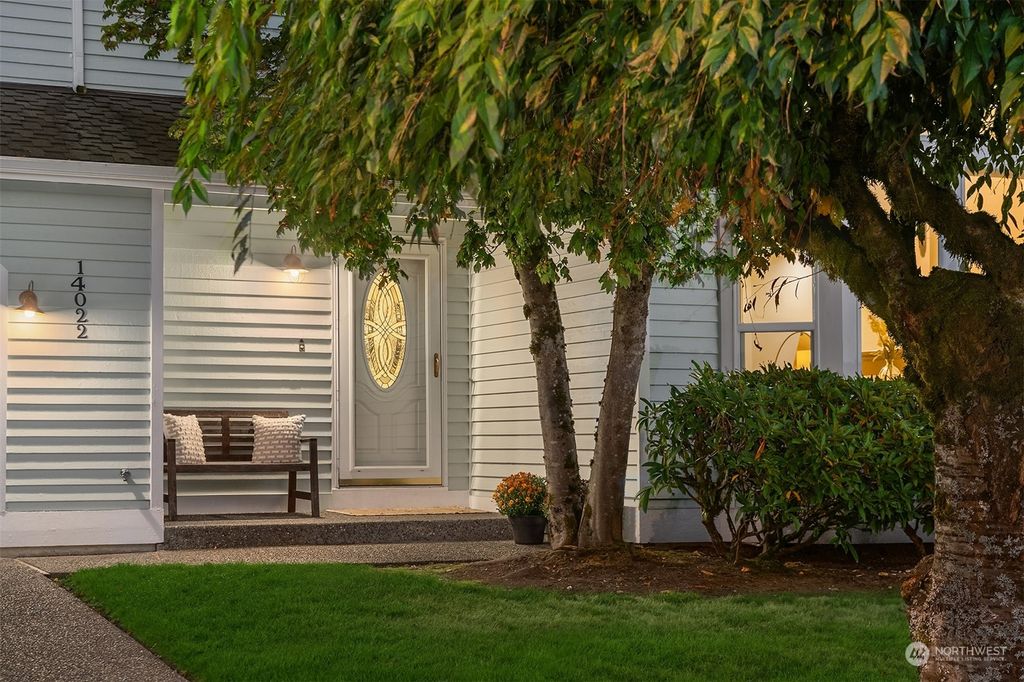 Photo of 14022 129th Avenue NE, Kirkland, WA 98034 (MLS # 2297650)