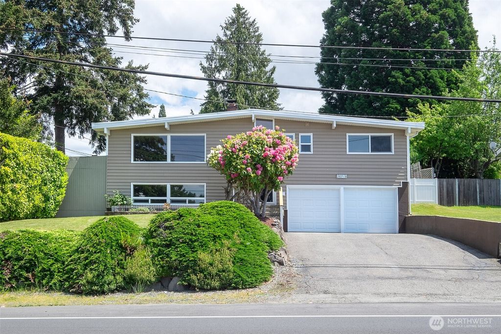 Photo of 25718 16th Avenue S, Des Moines, WA 98198 (MLS # 2378858)