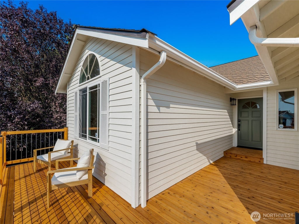 Photo of 1812 Lumley Avenue, Mukilteo, WA 98275 (MLS # 2565887)