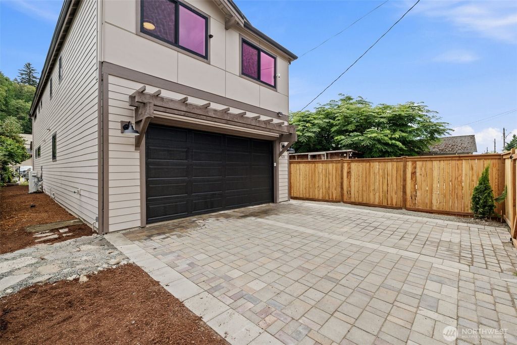 Photo of 523 Bridges Avenue S, Kent, WA 98032 (MLS # 2527257)