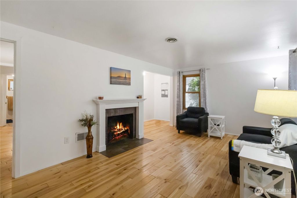 Photo of 13794 34th Avenue S, Tukwila, WA 98168 (MLS # 2430629)