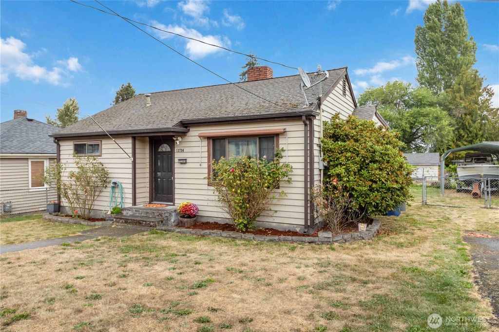 Photo of 13794 34th Avenue S, Tukwila, WA 98168 (MLS # 2430629)