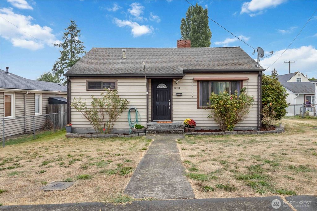 Photo of 13794 34th Avenue S, Tukwila, WA 98168 (MLS # 2430629)
