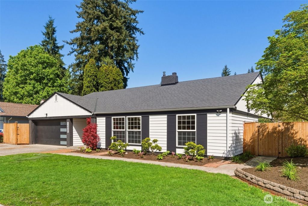 Photo of 16432 NE 18th Street, Bellevue, WA 98008 (MLS # 2513902)