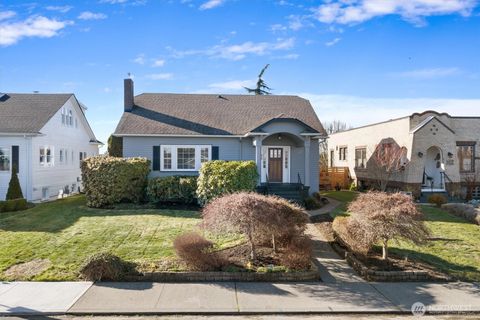 Photo of 828 Hoyt Avenue, Everett, WA 98201 (MLS # 2482976)