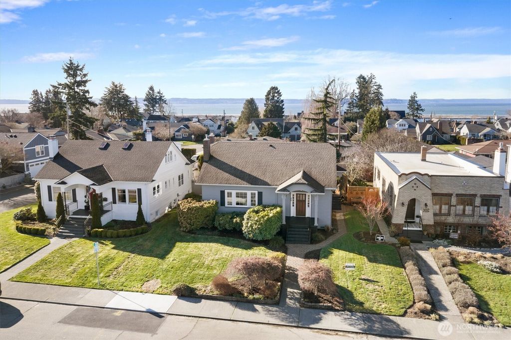 Photo of 828 Hoyt Avenue, Everett, WA 98201 (MLS # 2482976)