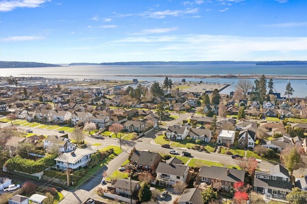 Photo of 828 Hoyt Avenue, Everett, WA 98201 (MLS # 2482976)