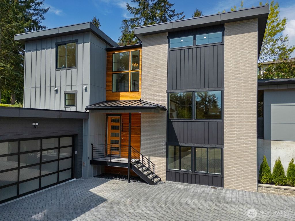 Photo of 10434 NE 110th Street, Kirkland, WA 98033 (MLS # 2369845)