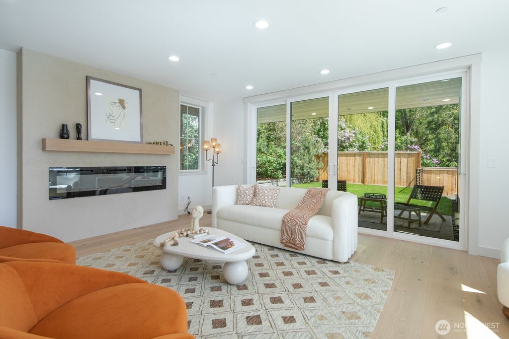 Photo of 10434 NE 110th Street, Kirkland, WA 98033 (MLS # 2369845)