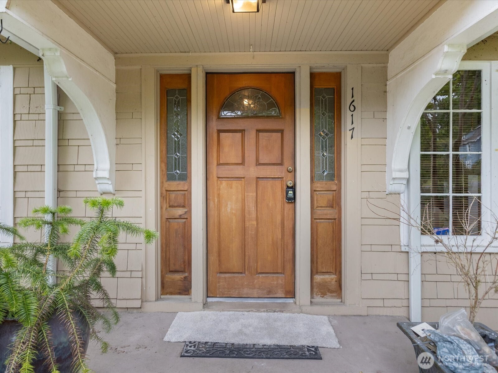 1617 N 167th Street