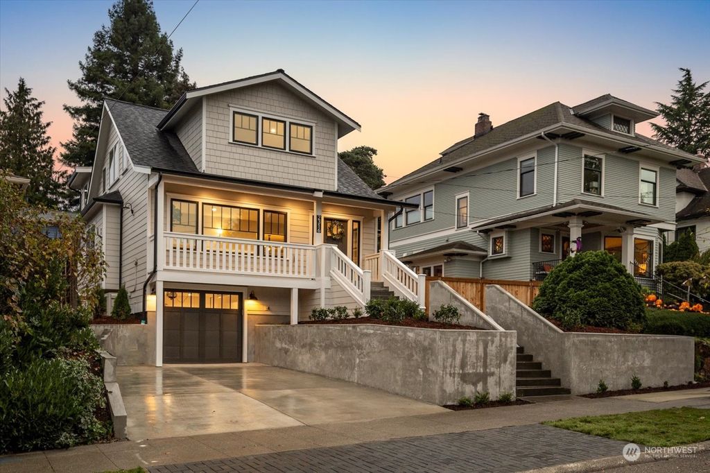 Photo of 2316 1st Avenue N, Seattle, WA 98109 (MLS # 2176900)