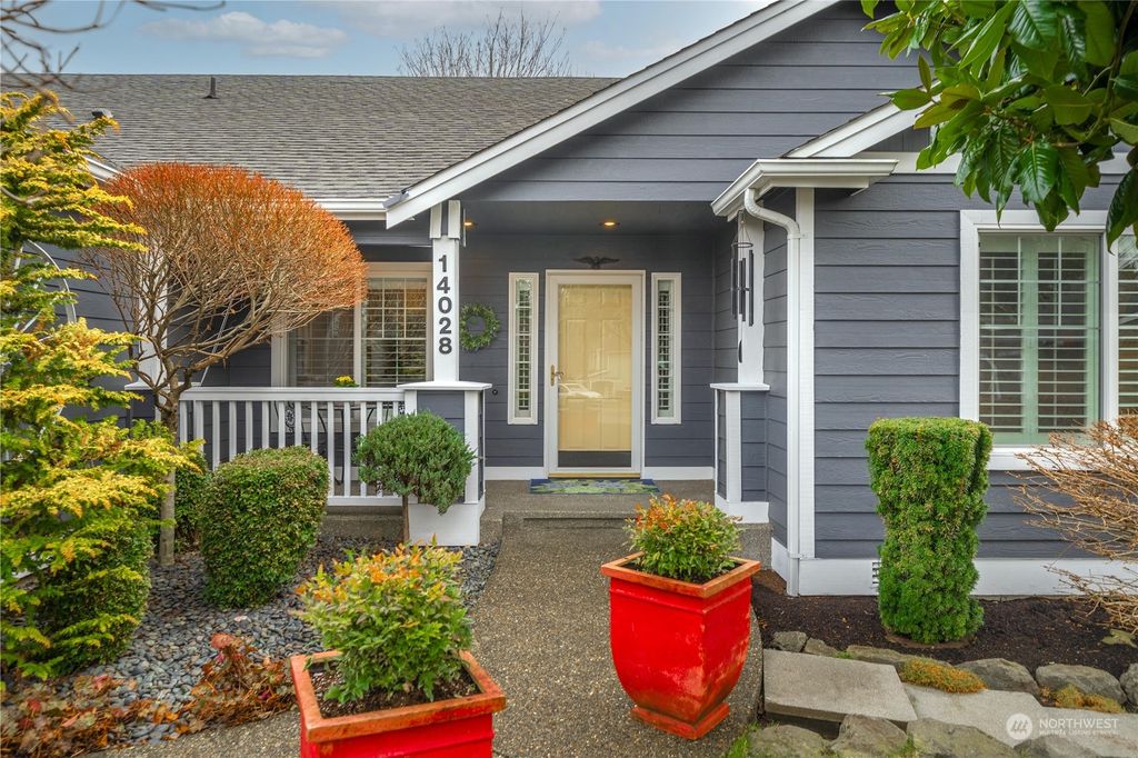 Photo of 14028 SE 236th Place, Kent, WA 98042 (MLS # 2025818)