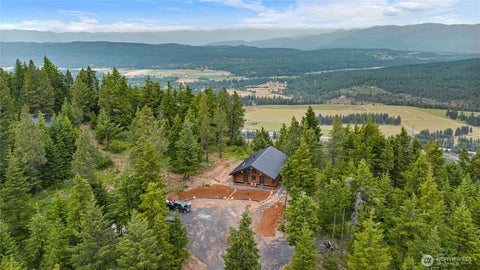Photo of 1336 Black Hawk DR, Cle Elum, WA 98922 (MLS # 2541413)