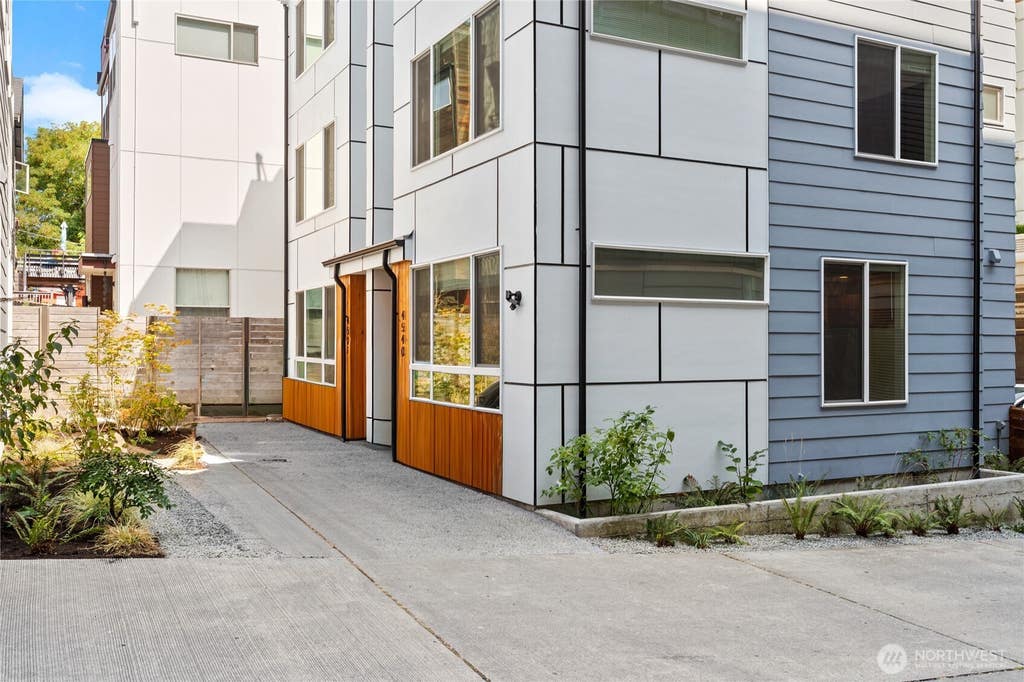 Photo of 4540 40th Avenue SW, Seattle, WA 98116 (MLS # 2572346)