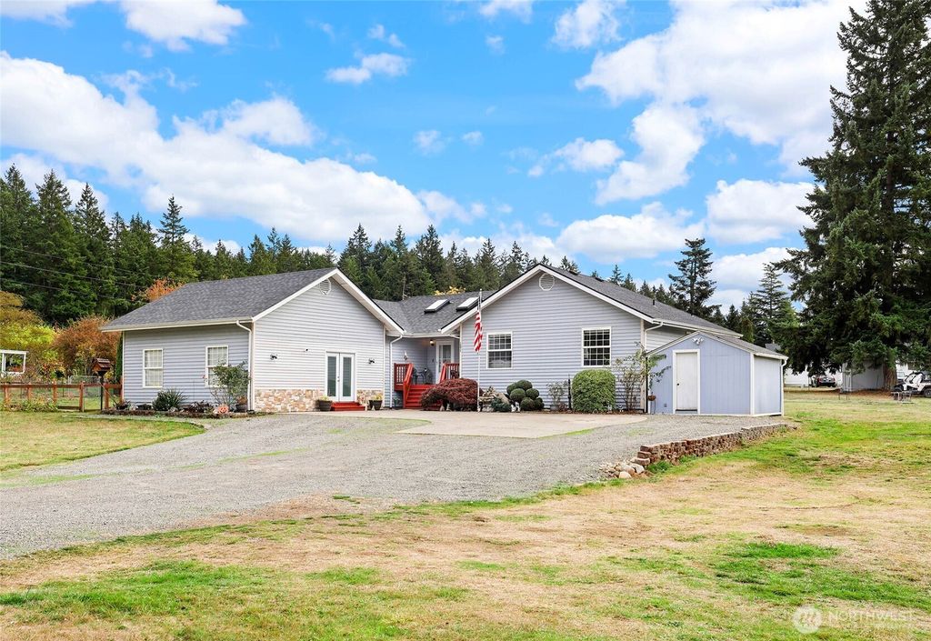Photo of 16411 115th Lane SE, Yelm, WA 98597 (MLS # 2446891)
