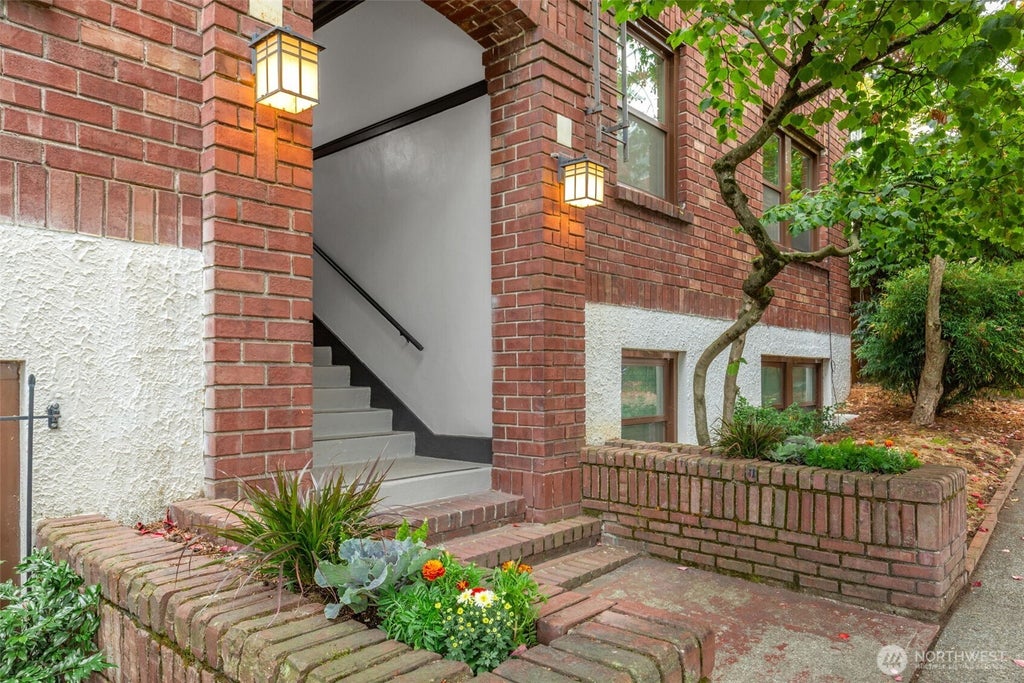 Photo of 516 E Thomas Street #202, Seattle, WA 98102 (MLS # 2585921)