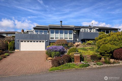 Photo of 415 174th Place NE, Bellevue, WA 98008 (MLS # 2496961)