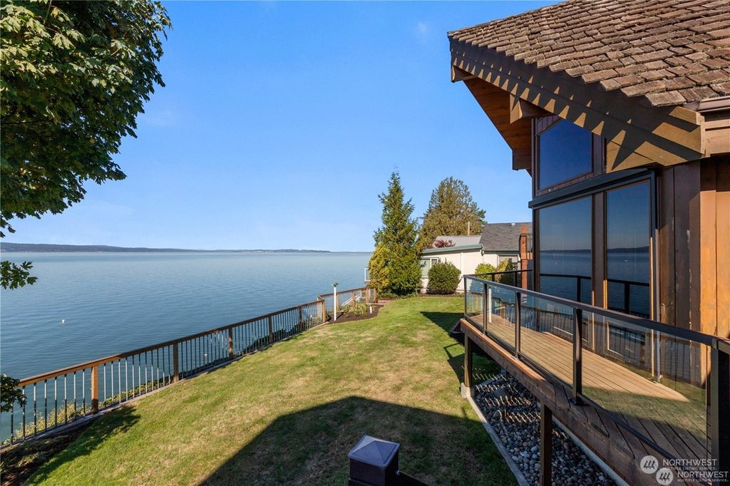 Photo of 18800 Soundview Drive, Stanwood, WA 98292 (MLS # 2325726)