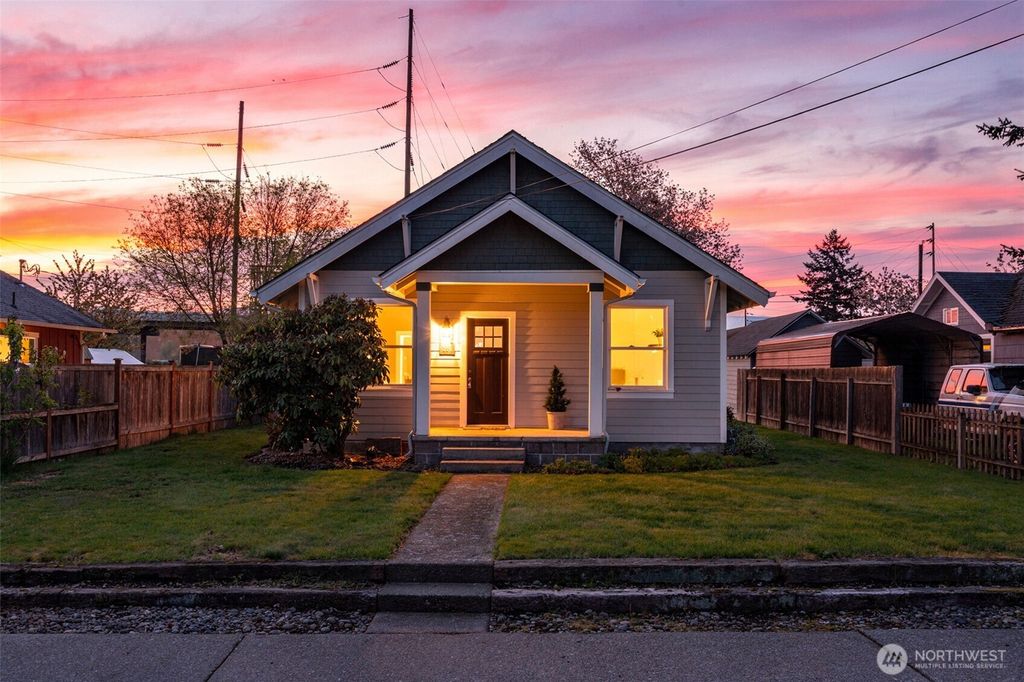 Photo of 316 Kearney Street, Centralia, WA 98531 (MLS # 2511757)