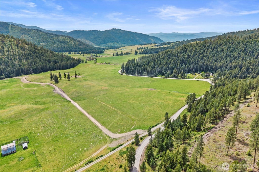 Photo of 311 X Old Baldy Road #B, Rice, WA 99126 (MLS # 2540291)