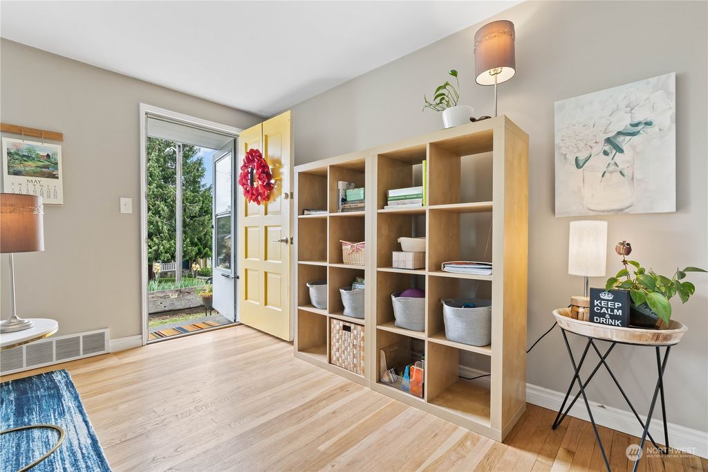 Photo of 7313 29th Avenue SW, Seattle, WA 98126 (MLS # 2074547)