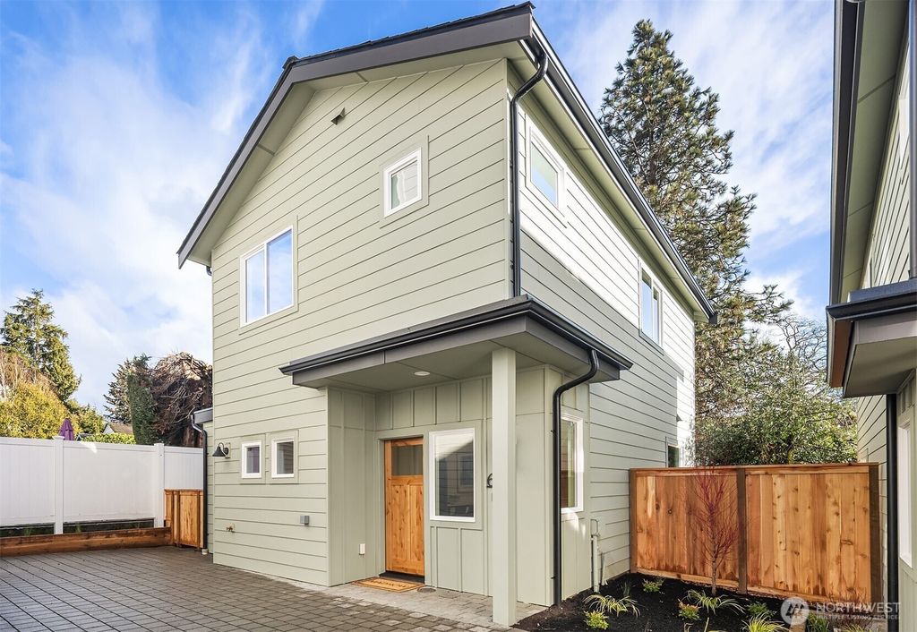 Photo of 633 NW 77th Street, Seattle, WA 98117 (MLS # 2340044)