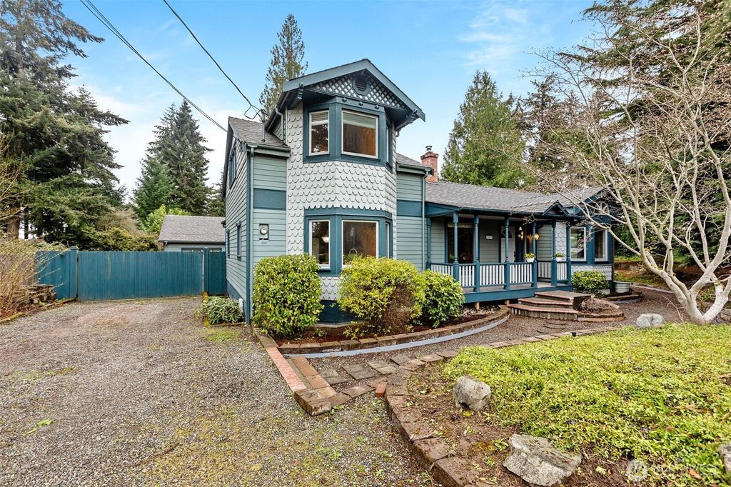 Photo of 2203 10th Avenue, Milton, WA 98354 (MLS # 2344255)