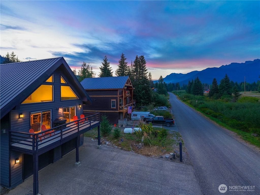 Photo of 891 Hyak Dr E Dr, Snoqualmie Pass, WA 98068 (MLS # 2428278)