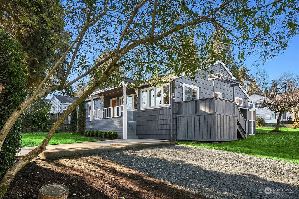 Photo of 9525 40th Avenue NE, Seattle, WA 98115 (MLS # 2321463)