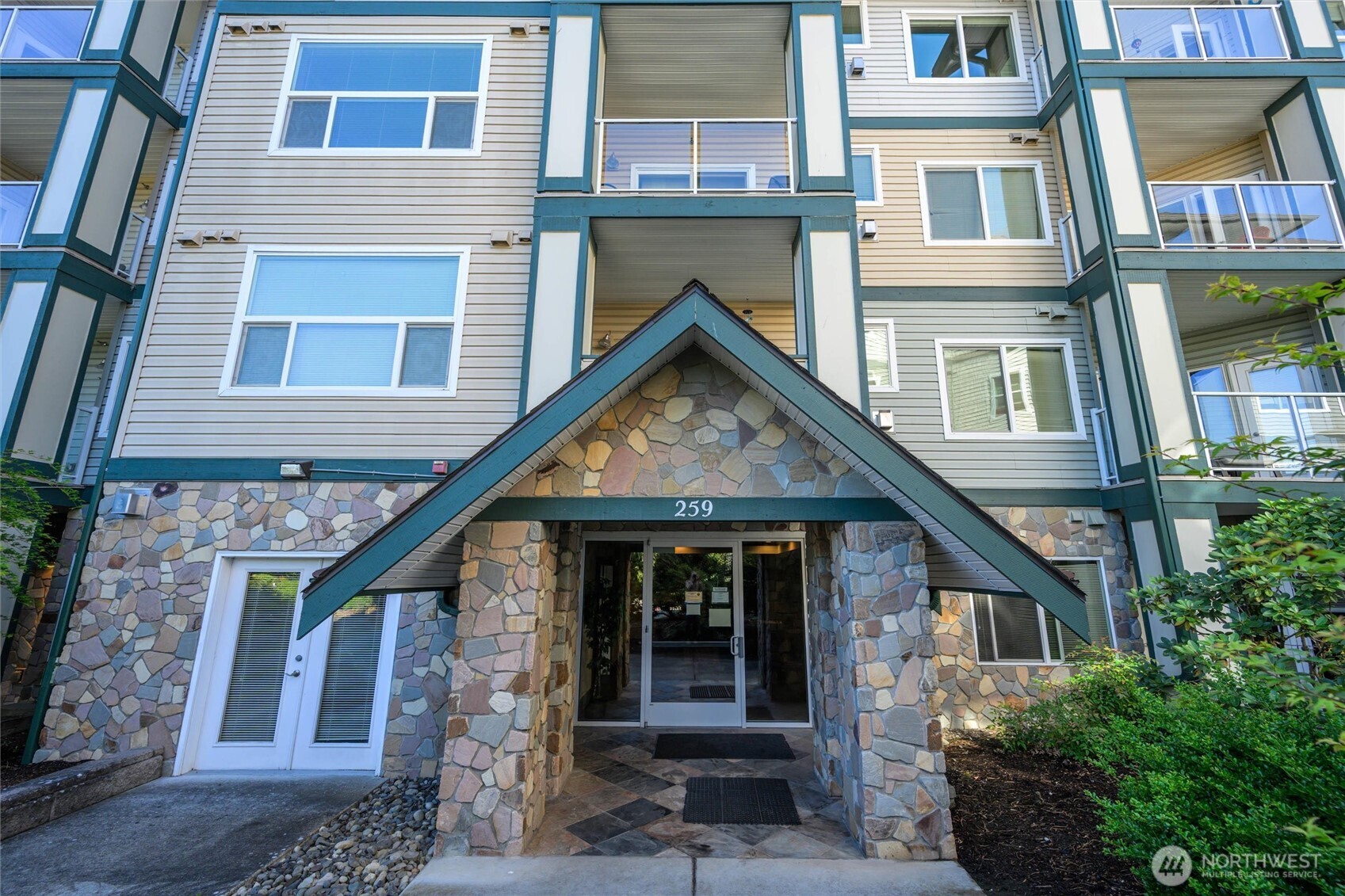 259 W Bakerview 304