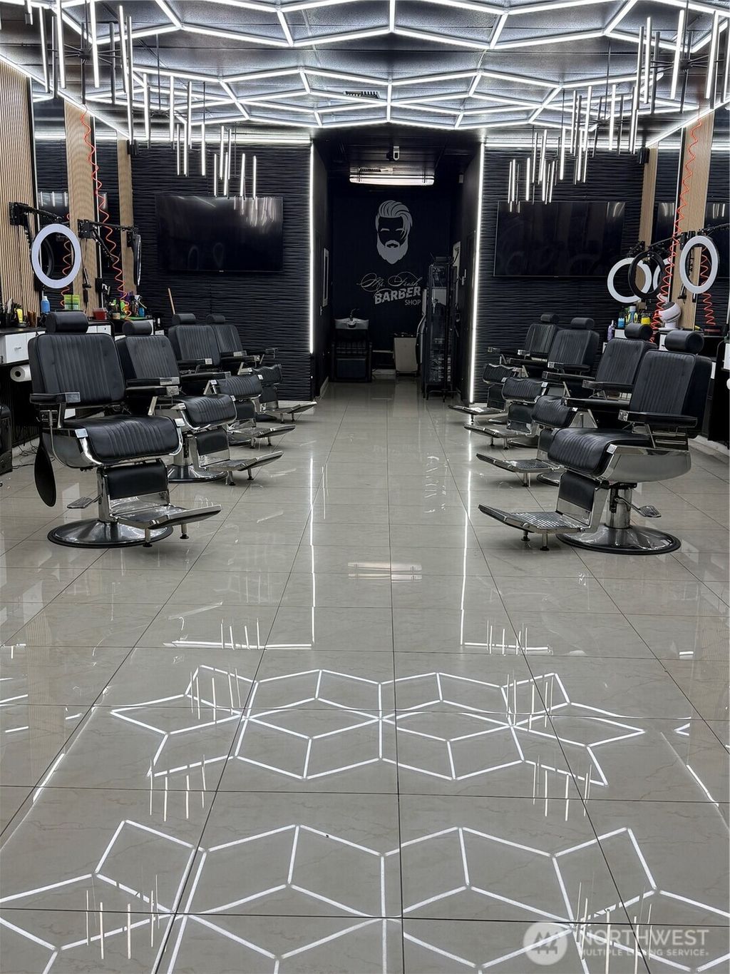 Photo of 1601 W Meeker Street, Kent, WA 98032 (MLS # 2509769)