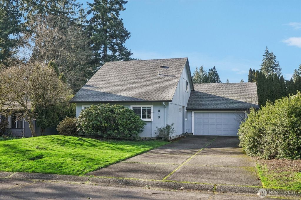 Photo of 810 NE Pinebrook Avenue, Vancouver, WA 98684 (MLS # 2469516)
