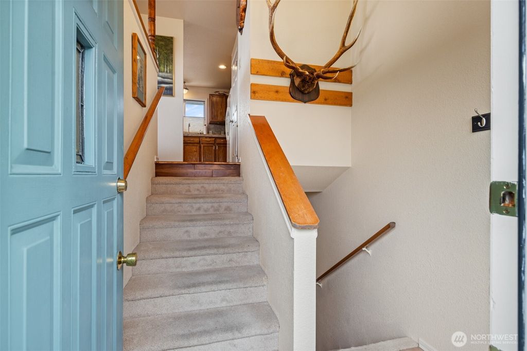 Photo of 1728 W 6th Street, Port Angeles, WA 98363 (MLS # 2493037)