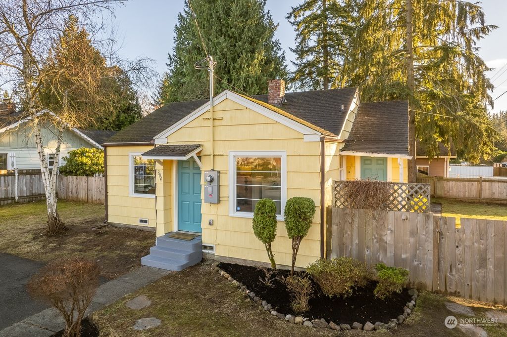 Photo of 304 N Cabot Road, Everett, WA 98203 (MLS # 2321900)