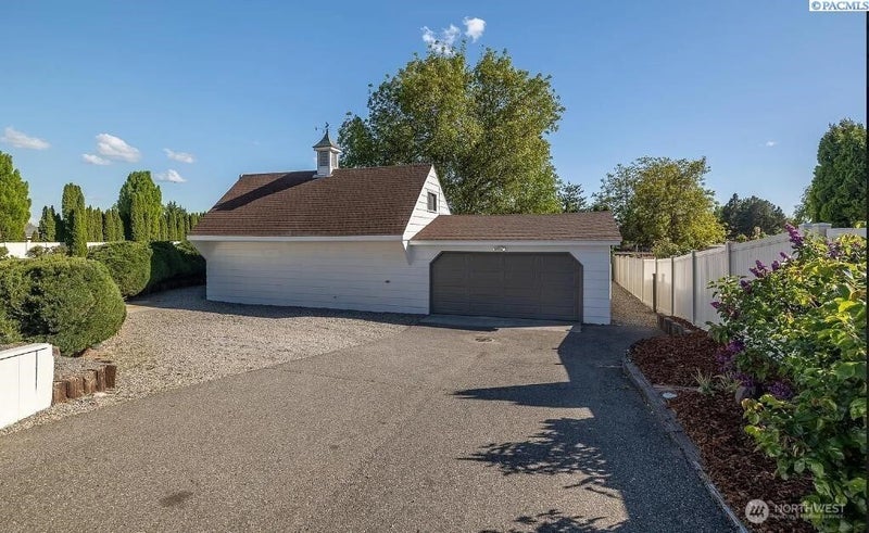 7108 W Argent
