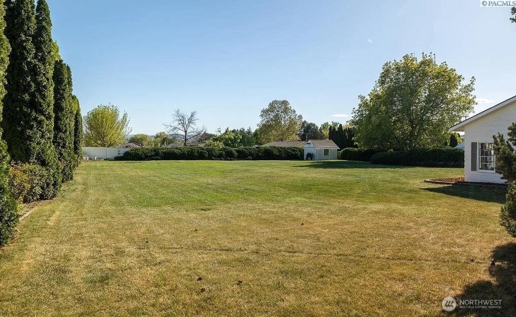 Photo of 7108 W Argent RD, Pasco, WA 99301 (MLS # 2572357)