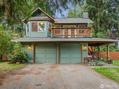Photo of 241 NE Watson Ct Court, Bremerton, WA 98311 (MLS # 2439591)