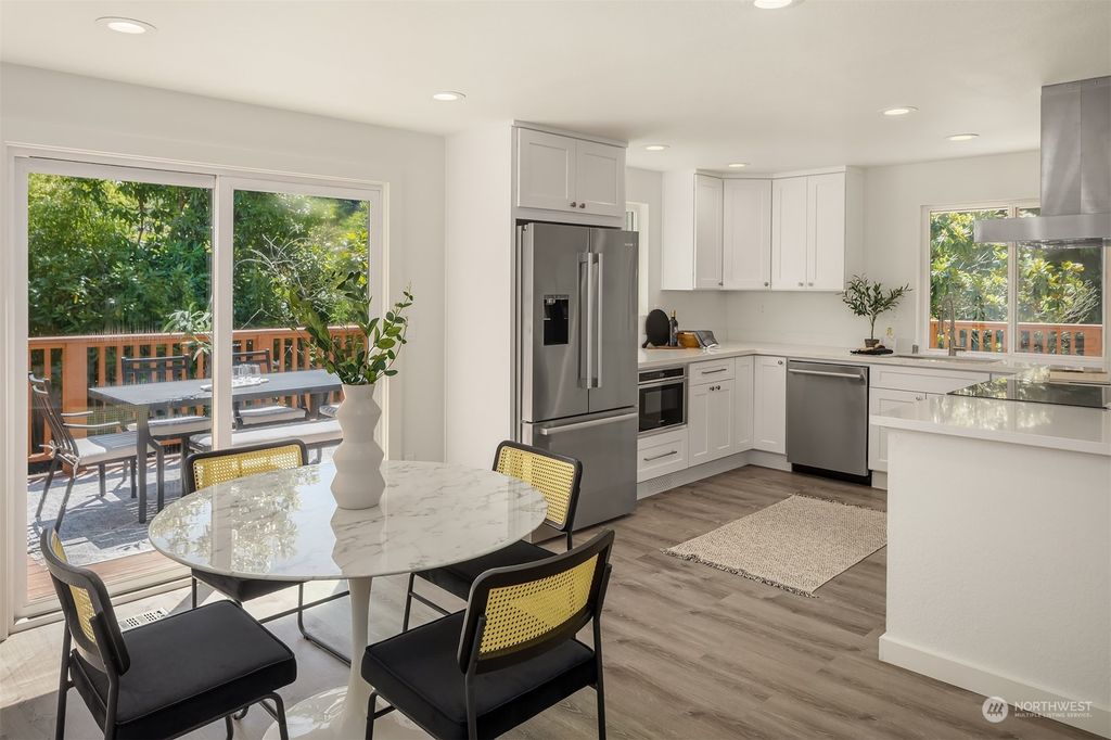 Photo of 839 8th Avenue S, Kirkland, WA 98033 (MLS # 2136067)