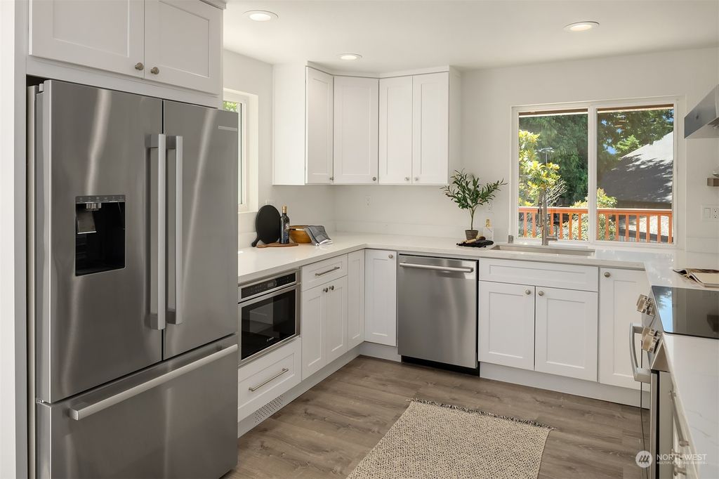 Photo of 839 8th Avenue S, Kirkland, WA 98033 (MLS # 2136067)