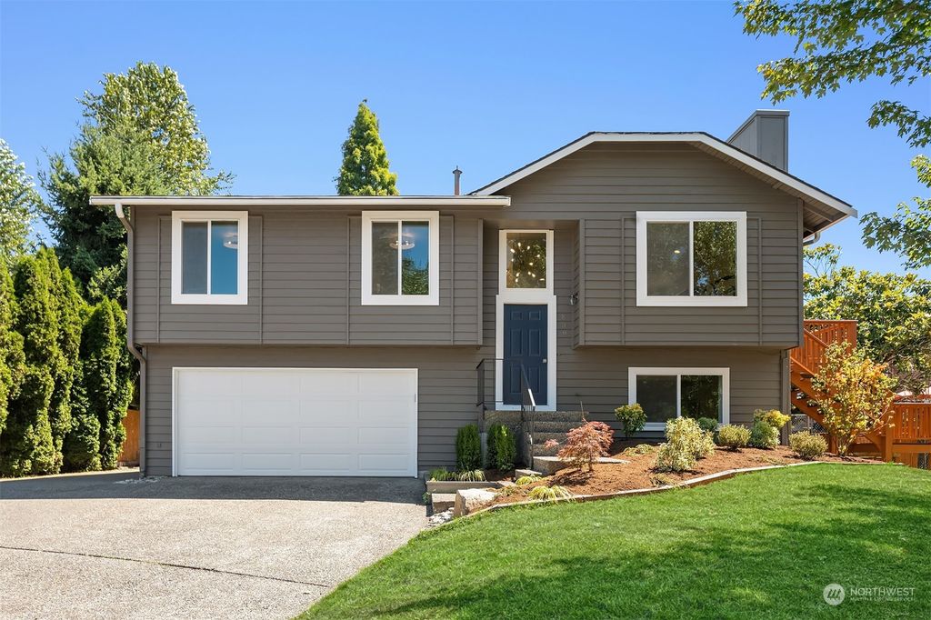 Photo of 839 8th Avenue S, Kirkland, WA 98033 (MLS # 2136067)