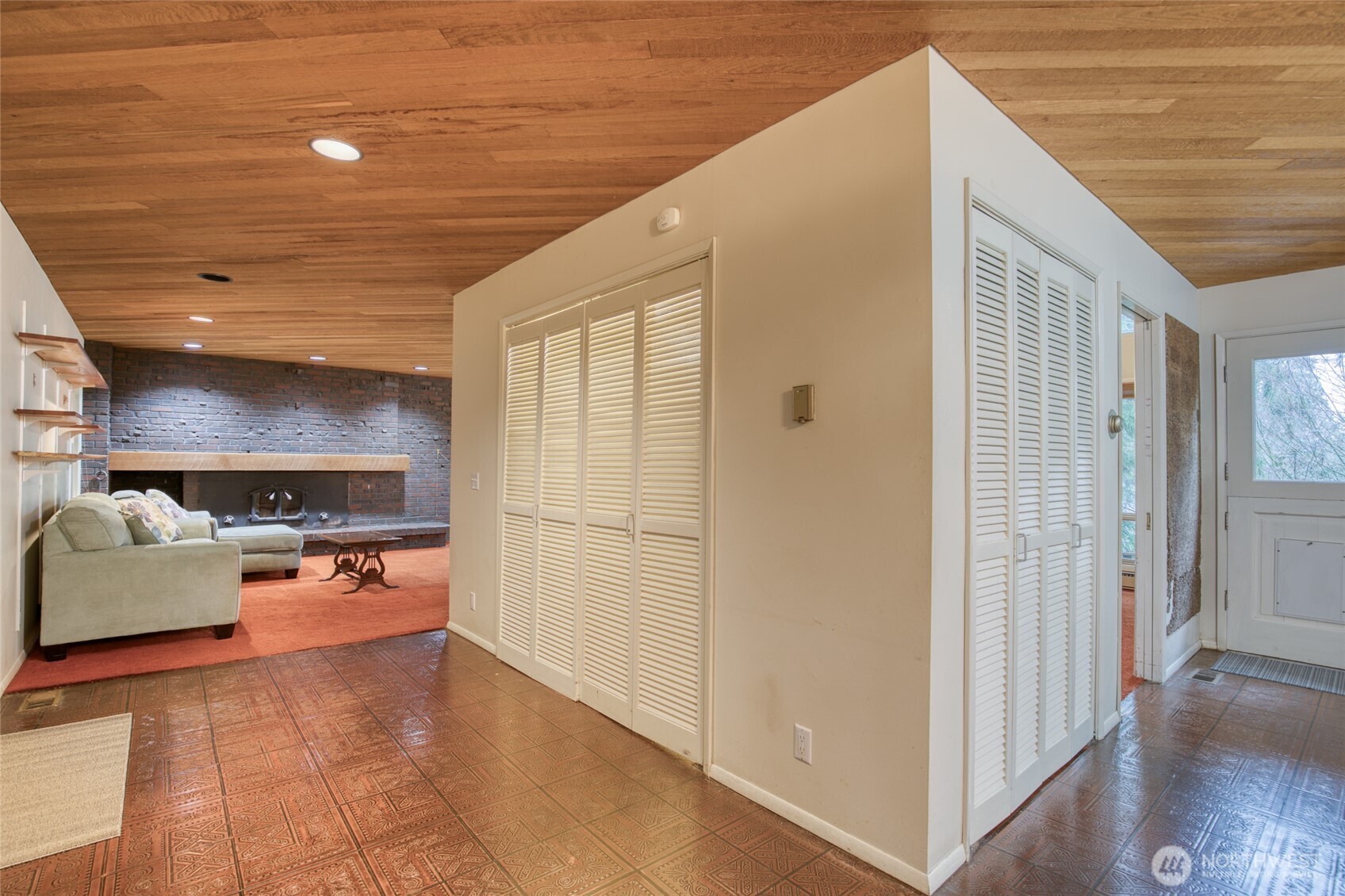 701 W Harriet Avenue