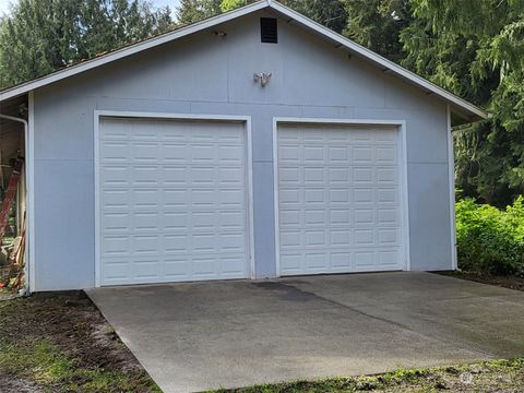 A home in Lakebay