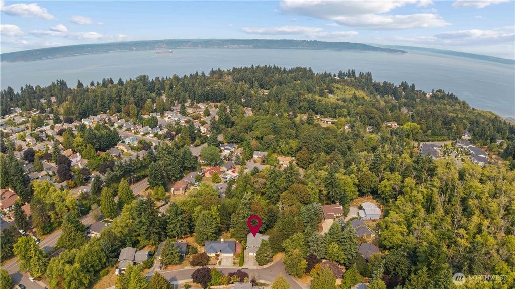 Photo of 4520 SW 316th Place, Federal Way, WA 98023 (MLS # 2431187)