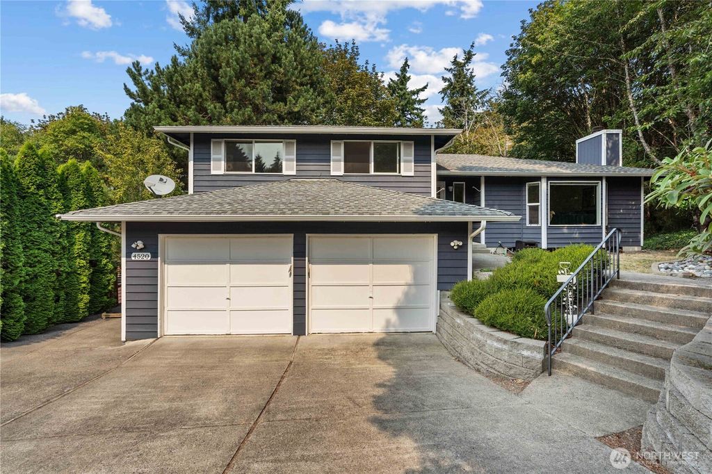 Photo of 4520 SW 316th Place, Federal Way, WA 98023 (MLS # 2431187)
