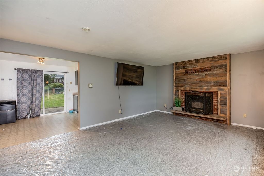 Photo of 218 13th Street, Snohomish, WA 98290 (MLS # 2198196)