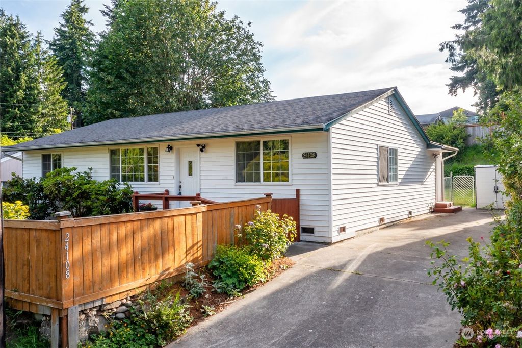Photo of 24108 48th Avenue W, Mountlake Terrace, WA 98043 (MLS # 2252125)